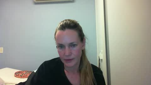 Snapshot of crazyanny chatting on October 13, 2025, 12:21 am Anny online show from October 13, 2025, 12:21 am