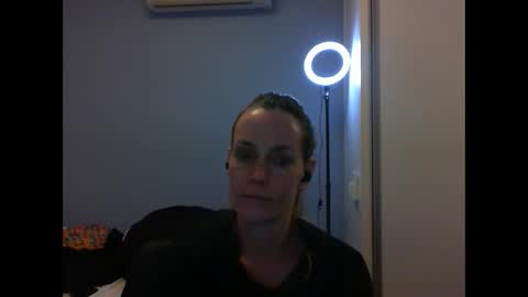 Snapshot of crazyanny chatting on October 23, 2025, 11:24 pm Anny online show from October 23, 2025, 11:24 pm