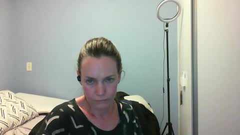 Snapshot of crazyanny chatting on November 4, 2025, 12:32 am Anny online show from November 4, 2025, 12:32 am