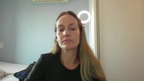 Snapshot of crazyanny chatting on November 13, 2025, 10:47 am Anny online show from November 13, 2025, 10:47 am