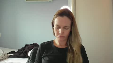 Snapshot of crazyanny chatting on November 14, 2025, 12:04 pm Anny online show from November 14, 2025, 12:04 pm