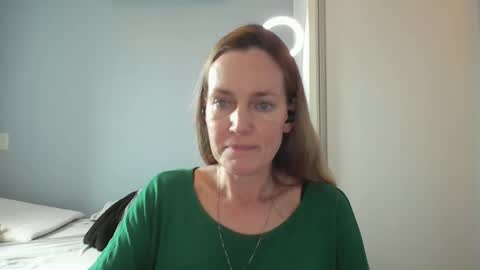 Snapshot of crazyanny chatting on November 18, 2025, 4:00 pm Anny online show from November 18, 2025, 4:00 pm