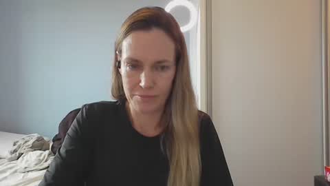 Snapshot of crazyanny chatting on November 20, 2025, 10:48 am Anny online show from November 20, 2025, 10:48 am