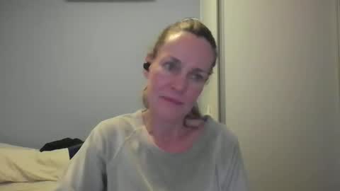 Snapshot of crazyanny chatting on November 24, 2025, 12:10 am Anny online show from November 24, 2025, 12:10 am