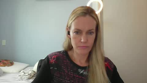 Snapshot of crazyanny chatting on January 6, 2026, 10:52 am Anny online show from January 6, 2026, 10:52 am