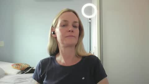 Snapshot of crazyanny chatting on January 13, 2026, 4:01 pm Anny online show from January 13, 2026, 4:01 pm