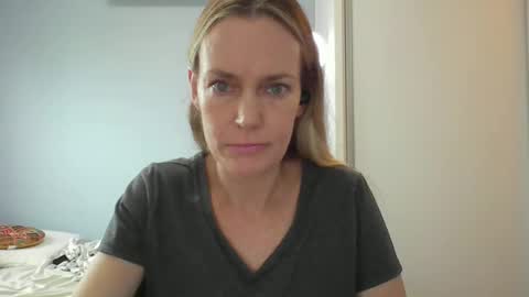 Anny online show from February 4, 2026, 10:43 am