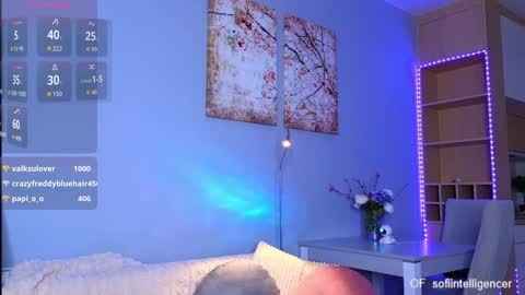 Snapshot of crazybabyyy chatting on October 27, 2025, 6:01 pm Valeri Val online show from October 27, 2025, 6:01 pm