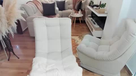 LAURA online show from February 27, 2026, 1:33 pm