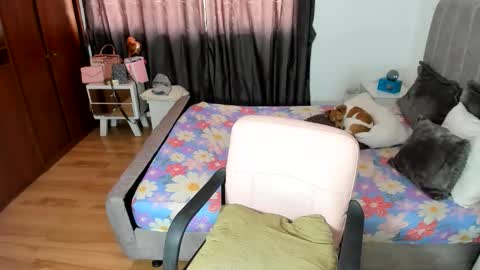 LAURA online show from June 4, 2026, 2:56 pm