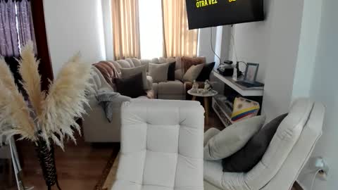LAURA online show from June 10, 2026, 12:15 pm