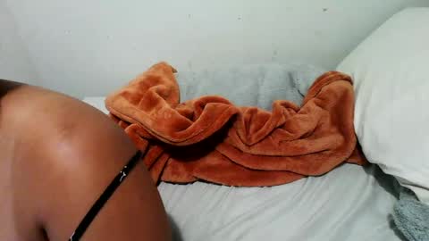 crazylovekiss online show from July 29, 2026, 5:16 am