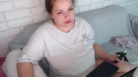 Snapshot of crazyy_girl_ chatting on June 4, 2026, 4:02 pm Crazyy Girl online show from June 4, 2026, 4:02 pm