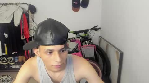 Snapshot of crazzy_master1 chatting on April 22, 2026, 6:42 pm crazzy_master1 online show from April 22, 2026, 6:42 pm