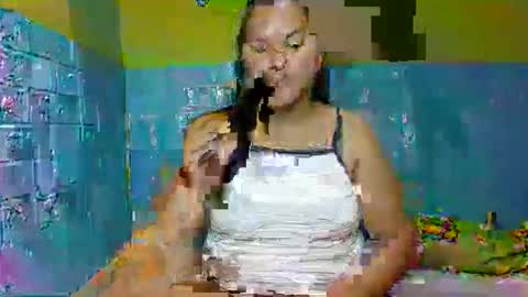 Snapshot of creamy_cunt4uxx chatting on November 17, 2025, 2:28 am my pussy always wet online show from November 17, 2025, 2:28 am