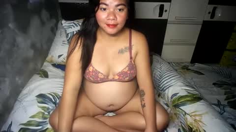 Snapshot of creamy_cunt4uxx chatting on February 25, 2026, 7:45 pm my pussy always wet online show from February 25, 2026, 7:45 pm