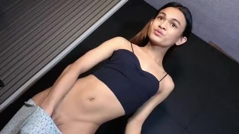 Snapshot of creamy_delilah chatting on June 5, 2026, 10:21 am Delilah online show from June 5, 2026, 10:21 am
