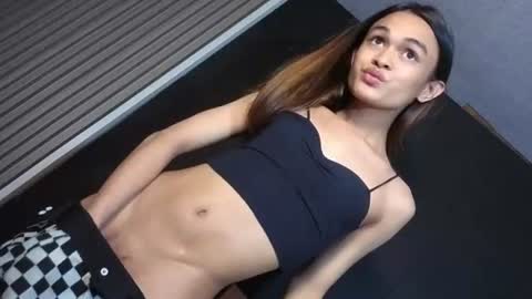 Snapshot of creamy_delilah chatting on June 25, 2026, 2:10 pm Delilah online show from June 25, 2026, 2:10 pm