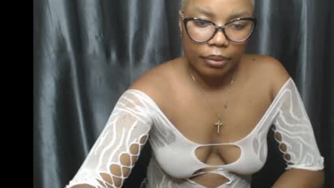 Snapshot of creamy_xvanila chatting on May 6, 2026, 3:06 pm venessa online show from May 6, 2026, 3:06 pm