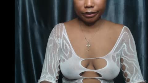 Snapshot of creamy_xvanila chatting on May 7, 2026, 5:40 pm venessa online show from May 7, 2026, 5:40 pm