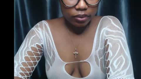 Snapshot of creamy_xvanila chatting on May 8, 2026, 9:36 am venessa online show from May 8, 2026, 9:36 am