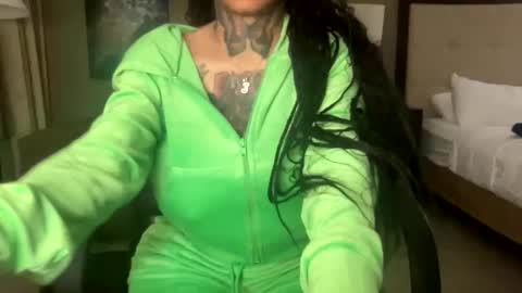 Snapshot of creamyexotica chatting on December 28, 2024, 10:14 am CreamyExotica online show from December 28, 2024, 10:14 am