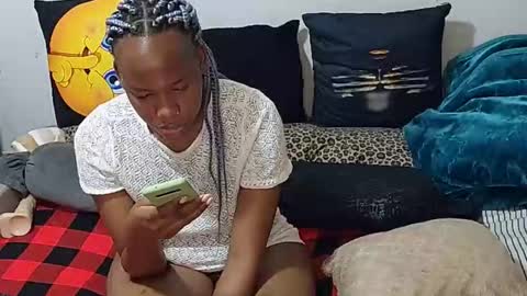 creamyhub online show from October 15, 2025, 8:03 am