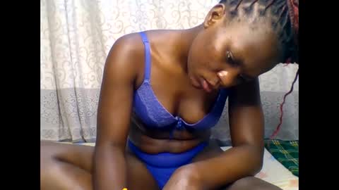 Snapshot of creamypussy15 chatting on October 16, 2025, 8:15 am MARY online show from October 16, 2025, 8:15 am