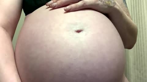 Snapshot of creative_k chatting on February 10, 2026, 4:33 pm Breed me daddy online show from February 10, 2026, 4:33 pm