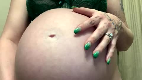 Snapshot of creative_k chatting on February 18, 2026, 6:26 pm Breed me daddy online show from February 18, 2026, 6:26 pm