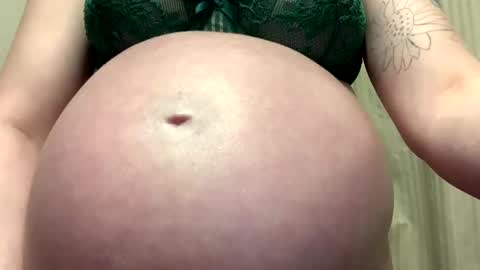 Snapshot of creative_k chatting on February 25, 2026, 9:35 pm Breed me daddy online show from February 25, 2026, 9:35 pm