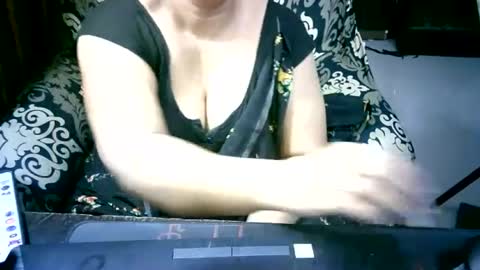 Snapshot of crezybhabihot chatting on June 18, 2026, 3:16 pm Sonika69 online show from June 18, 2026, 3:16 pm