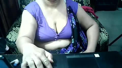 Snapshot of crezybhabihot chatting on July 4, 2026, 7:09 pm Sonika69 online show from July 4, 2026, 7:09 pm