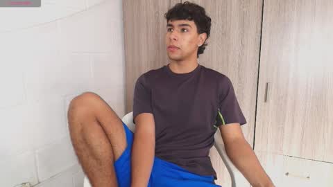 Snapshot of crh58_ chatting on February 7, 2026, 1:48 pm crh58_ online show from February 7, 2026, 1:48 pm