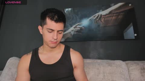 Snapshot of crhistian1_ chatting on December 22, 2024, 2:27 pm CRHISTIAN online show from December 22, 2024, 2:27 pm