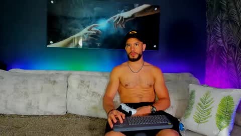 Snapshot of crhistian1_ chatting on February 1, 2025, 1:34 am CRHISTIAN online show from February 1, 2025, 1:34 am