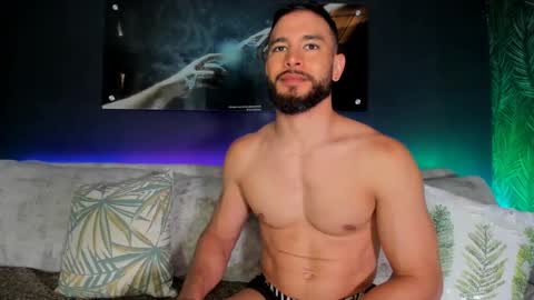 Snapshot of crhistian1_ chatting on March 12, 2025, 4:35 pm CRHISTIAN online show from March 12, 2025, 4:35 pm