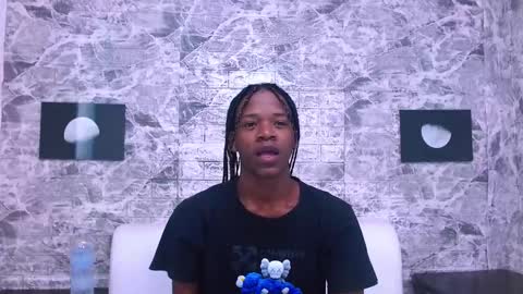 CriisBrown  online show from November 13, 2025, 11:20 am