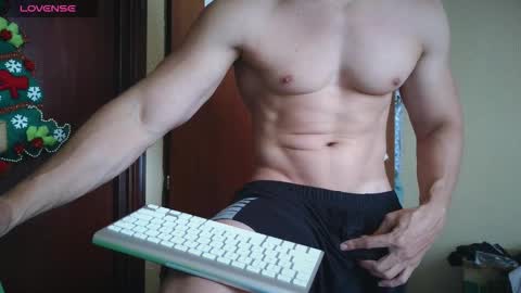 Snapshot of cris2428 chatting on November 29, 2025, 8:12 pm cris2428 online show from November 29, 2025, 8:12 pm