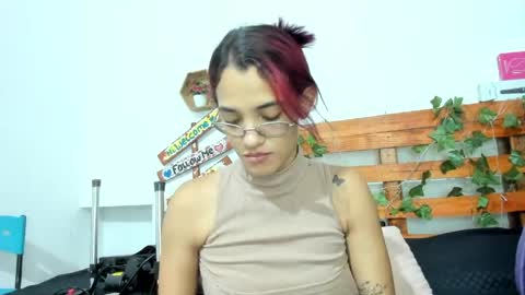 cris_dulce online show from May 20, 2026, 7:53 pm