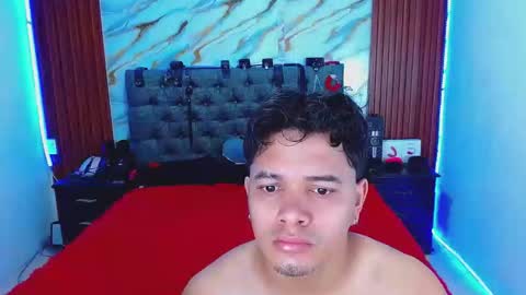 CRISANDMERY online show from March 31, 2026, 6:36 am