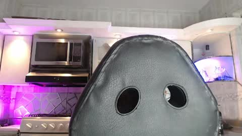 Cristina Onazis online show from April 12, 2026, 6:35 pm