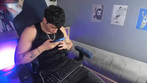 Snapshot of criss_adams chatting on January 17, 2026, 2:16 am Cris online show from January 17, 2026, 2:16 am