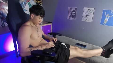 Snapshot of criss_adams chatting on January 18, 2026, 1:53 am Cris online show from January 18, 2026, 1:53 am