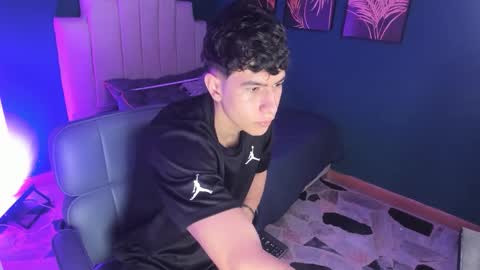 Snapshot of criss_adams chatting on February 24, 2026, 12:14 pm Cris online show from February 24, 2026, 12:14 pm