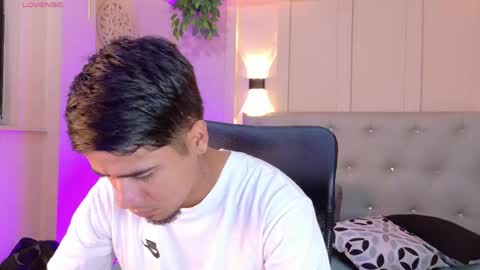 criss_hardcock_ online show from June 1, 2026, 1:13 pm