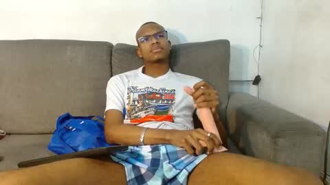 criss_zuri online show from October 27, 2025, 11:58 am