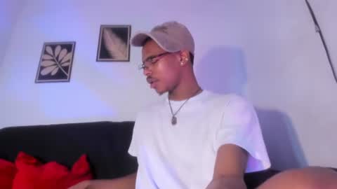 criss_zuri online show from July 28, 2026, 12:48 pm