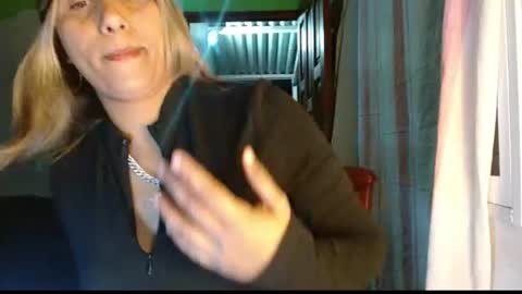 crisshantall online show from July 29, 2026, 3:15 am