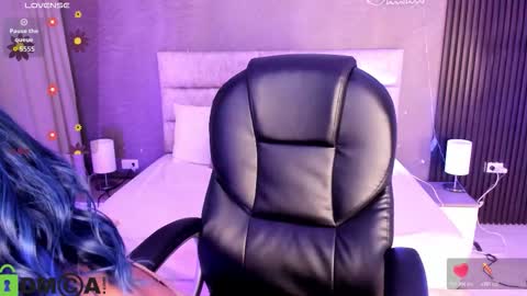 Snapshot of cristal__adams chatting on November 3, 2025, 11:55 am cristal__adams online show from November 3, 2025, 11:55 am